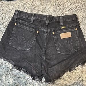 Wrangler shorts. Size 28